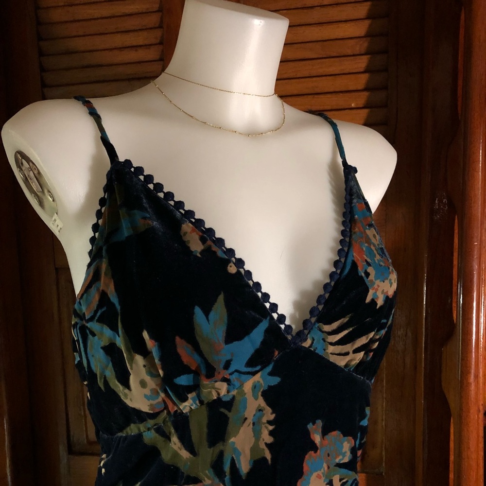 Velvet mini dress - Picture 2 of 8